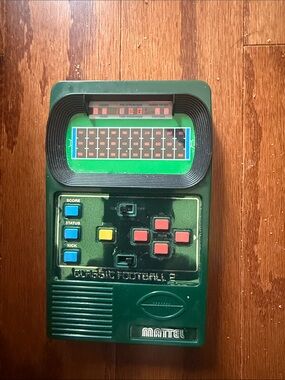 2002 Mattel Classic Football 2 Electronic Handheld Game Tested Works